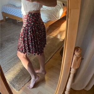 Floral Pleated drop waist skort